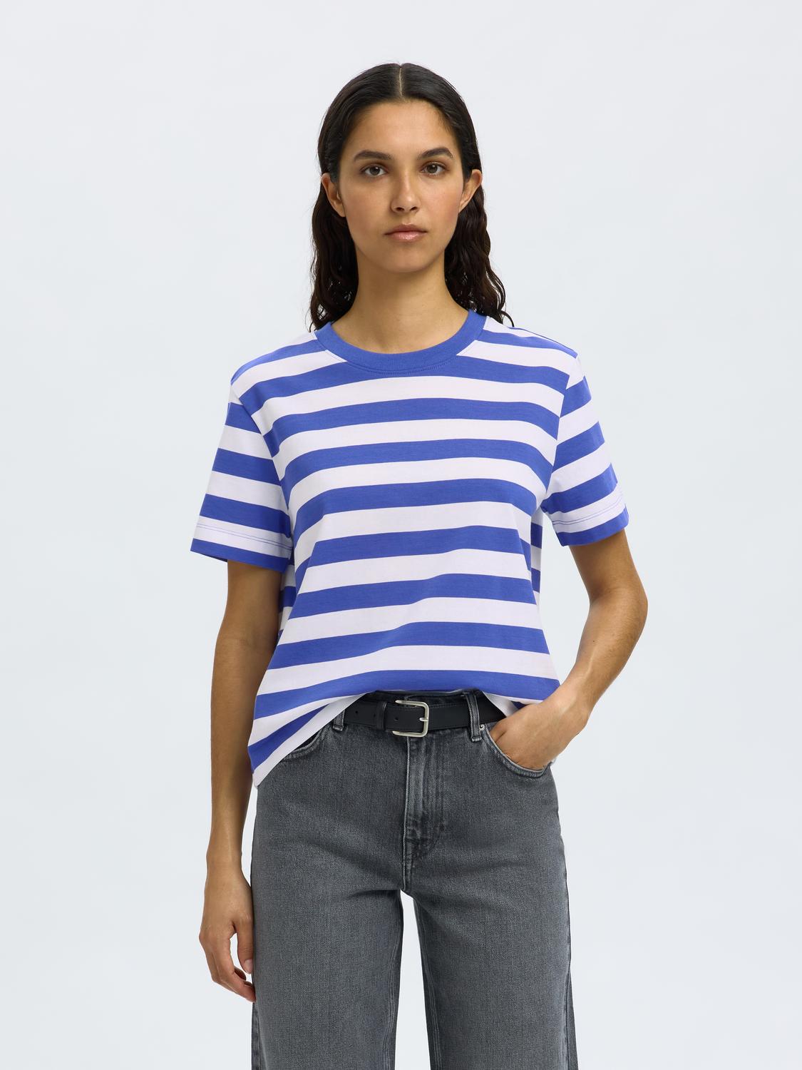 model_shot-front